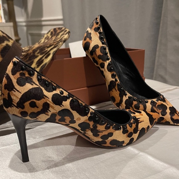 Coach Leopardskin Shoes - 8/8.5 - New Condition. A leopard print Hat- S -New. - Picture 2 of 3